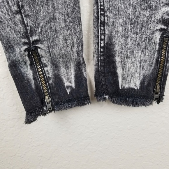 EUC Zara Acid Wash Skinny Jeans - Picture 5 of 6